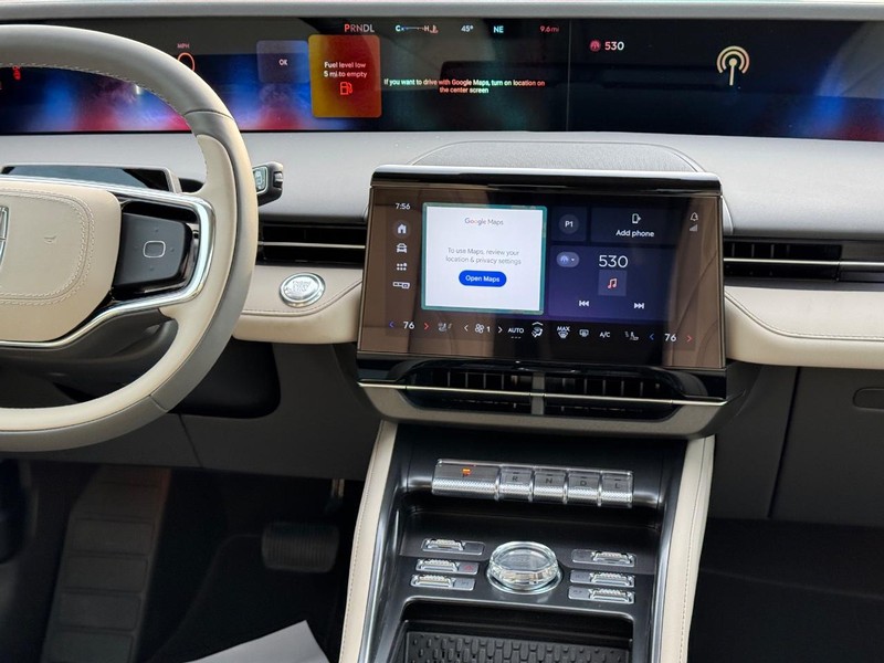Lincoln Nautilus Vehicle Full-screen Gallery Image 15