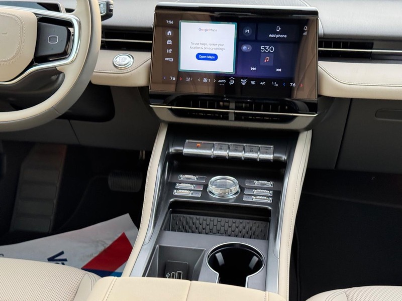 Lincoln Nautilus Vehicle Full-screen Gallery Image 16