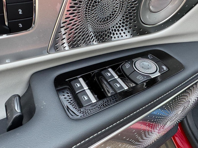 Lincoln Nautilus Vehicle Full-screen Gallery Image 18
