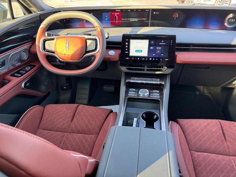 Lincoln Nautilus Vehicle Full-screen Gallery Image 15