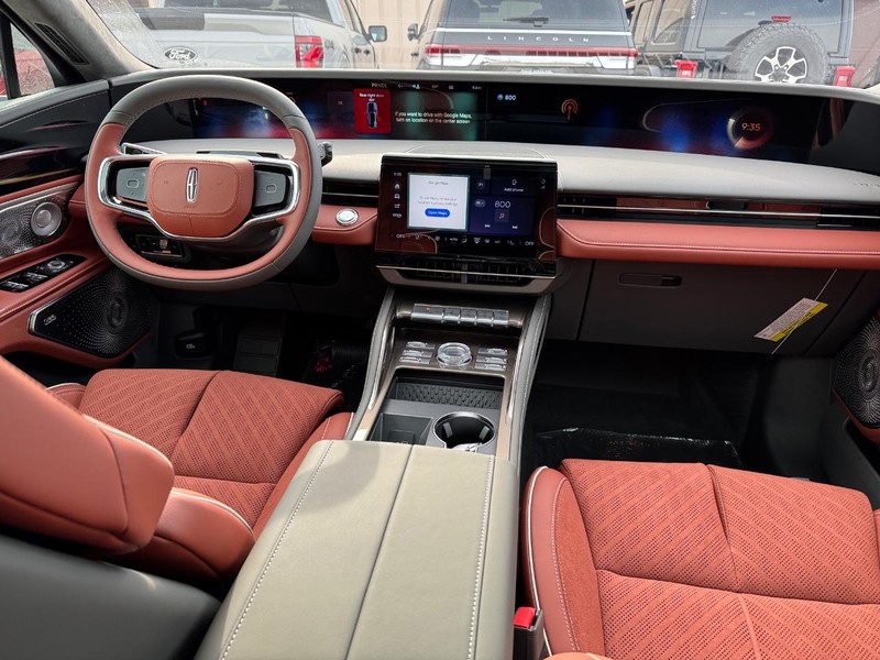 Lincoln Nautilus Vehicle Full-screen Gallery Image 14