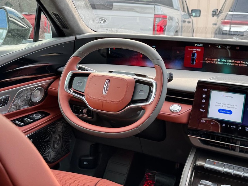 Lincoln Nautilus Vehicle Full-screen Gallery Image 15