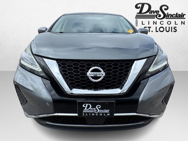 Nissan Murano Vehicle Full-screen Gallery Image 02