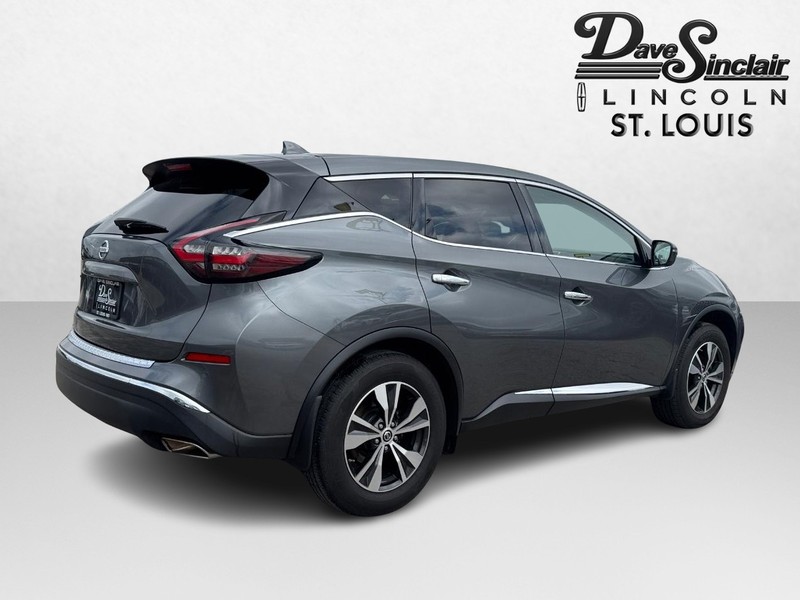 Nissan Murano Vehicle Full-screen Gallery Image 05