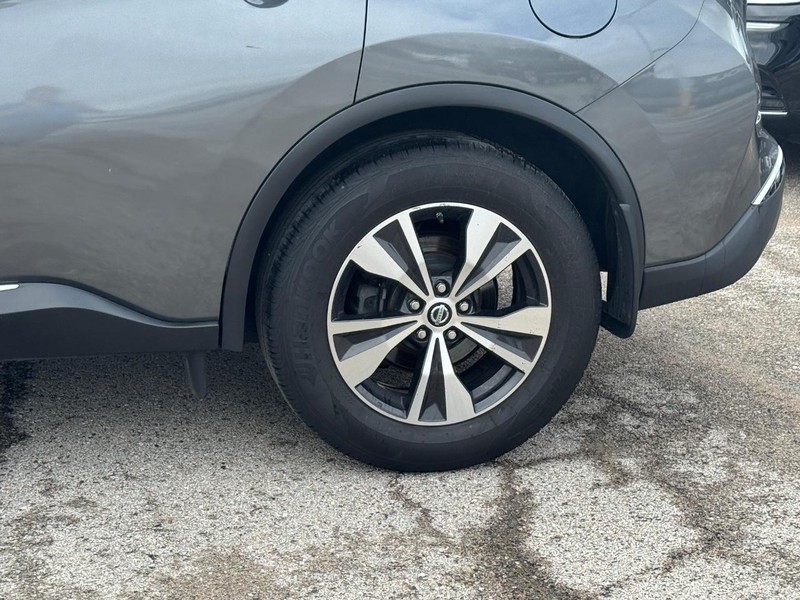 Nissan Murano Vehicle Full-screen Gallery Image 10