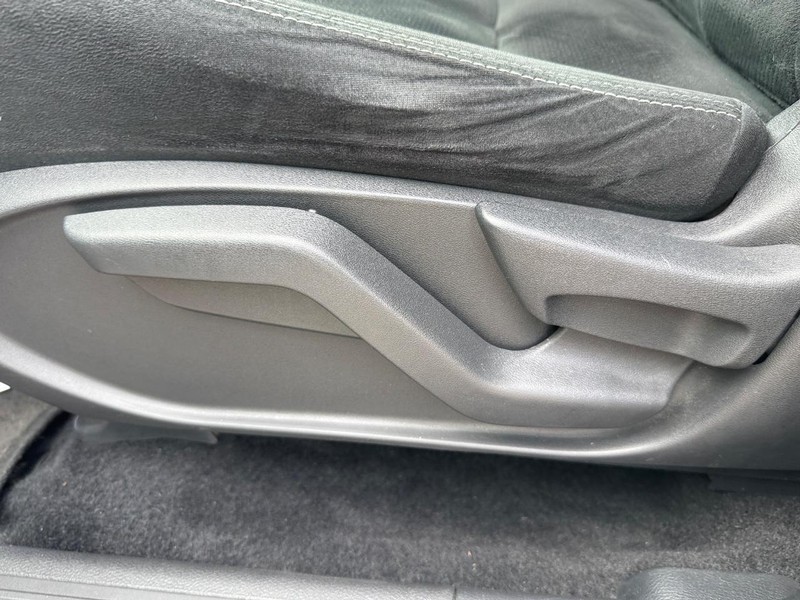 Nissan Murano Vehicle Full-screen Gallery Image 16