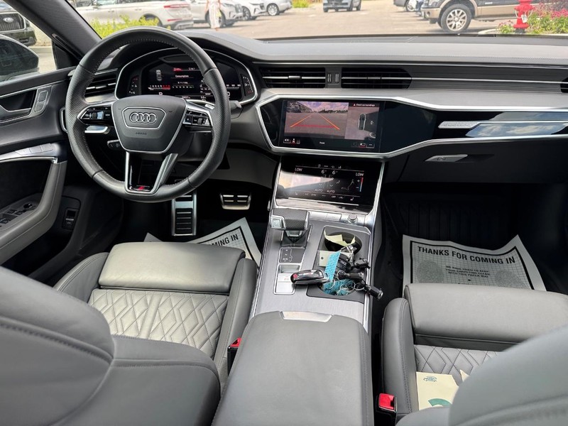 Audi S7 Vehicle Full-screen Gallery Image 16