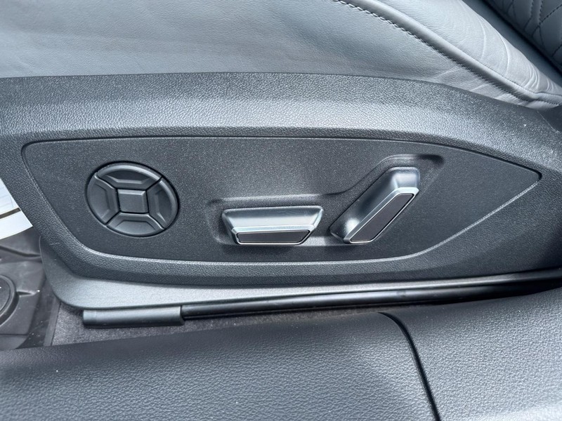 Audi S7 Vehicle Full-screen Gallery Image 18