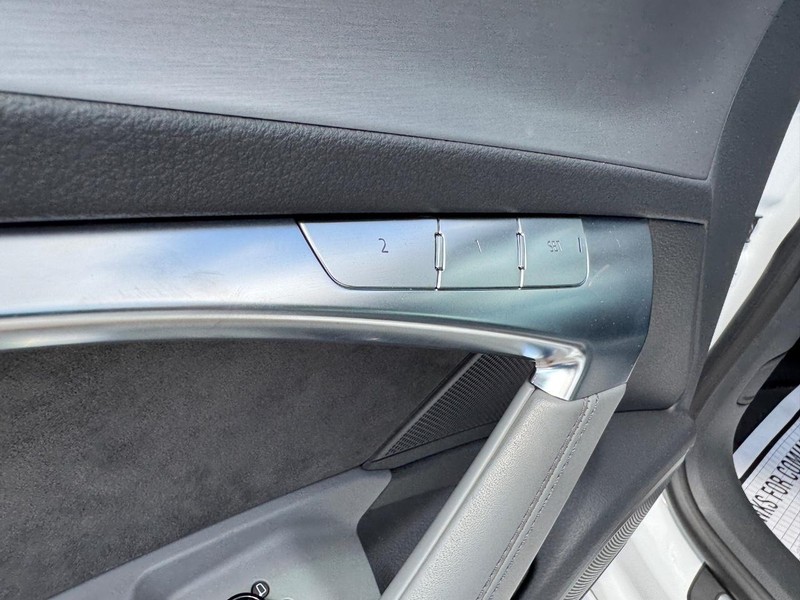 Audi S7 Vehicle Full-screen Gallery Image 20