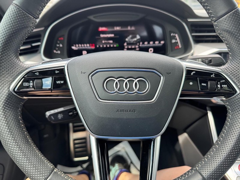 Audi S7 Vehicle Full-screen Gallery Image 21