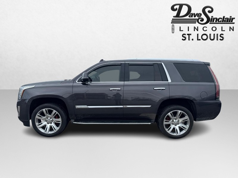 Cadillac Escalade Vehicle Full-screen Gallery Image 09