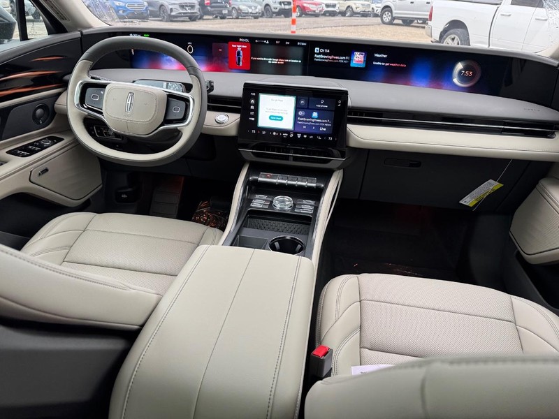 Lincoln Nautilus Vehicle Full-screen Gallery Image 14