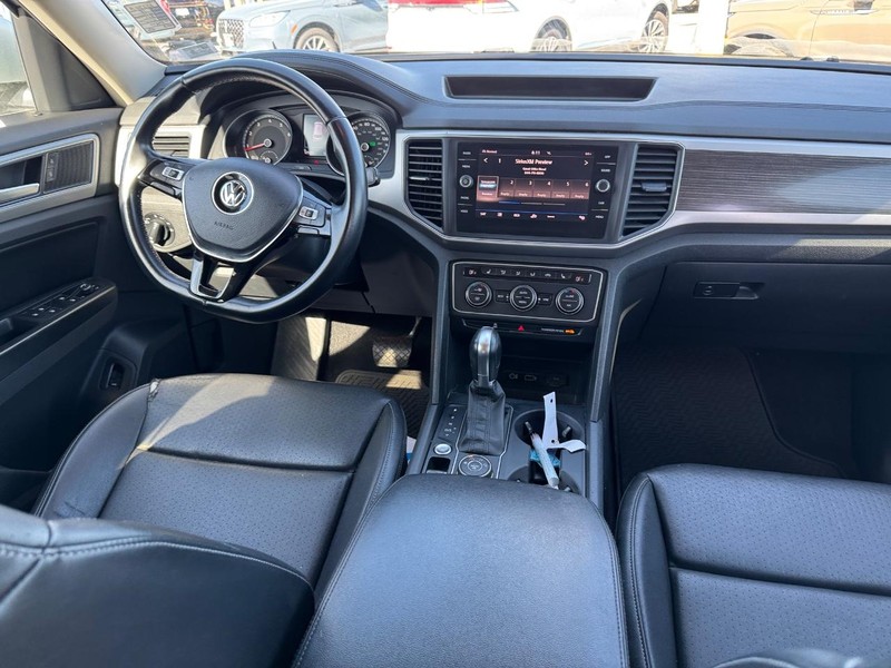 Volkswagen Atlas Vehicle Full-screen Gallery Image 13