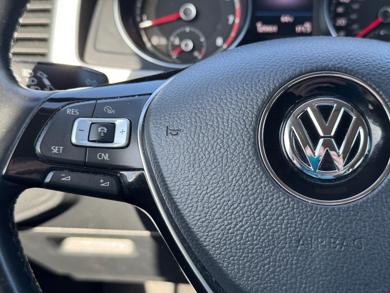 Volkswagen Atlas Vehicle Full-screen Gallery Image 18