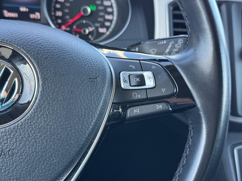 Volkswagen Atlas Vehicle Full-screen Gallery Image 19