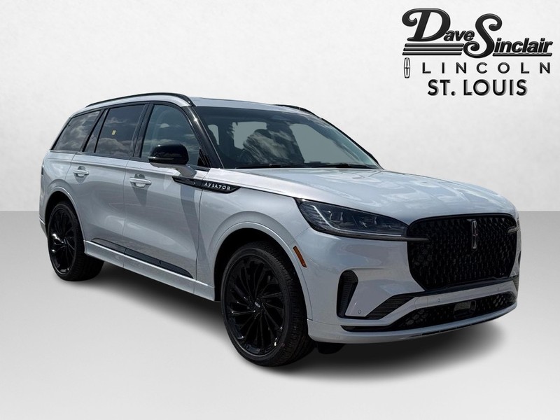 Lincoln Aviator Vehicle Full-screen Gallery Image 03