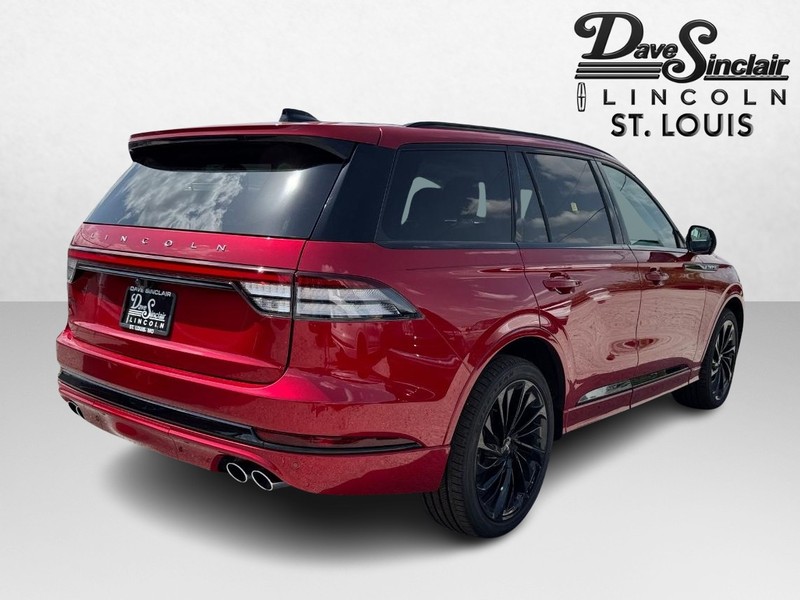 Lincoln Aviator Vehicle Full-screen Gallery Image 05
