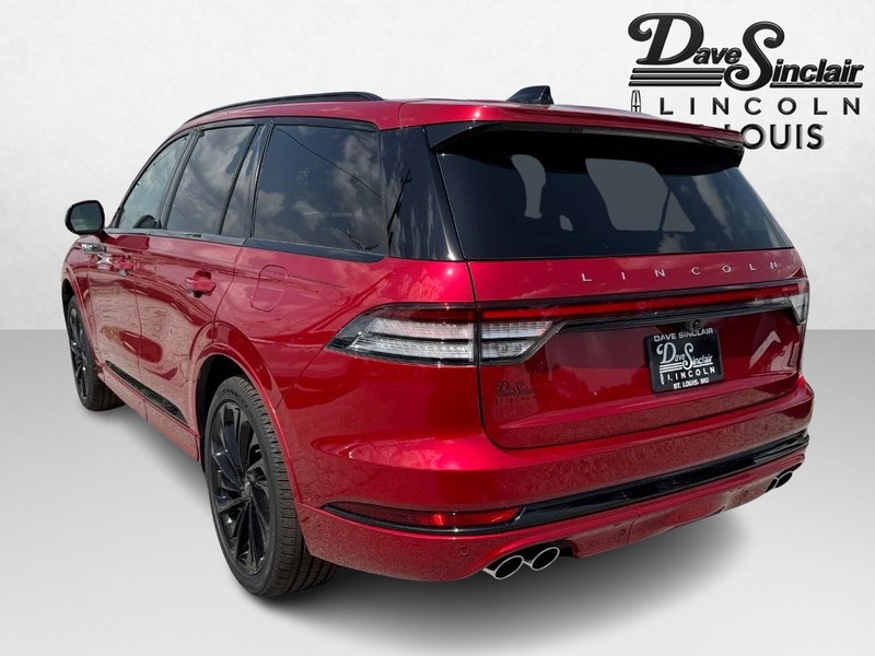 Lincoln Aviator Vehicle Full-screen Gallery Image 07