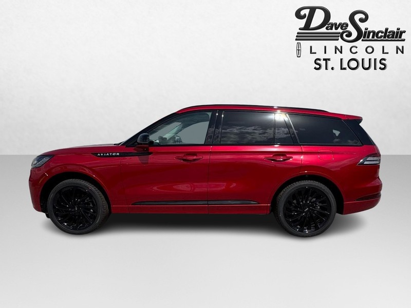 Lincoln Aviator Vehicle Full-screen Gallery Image 09
