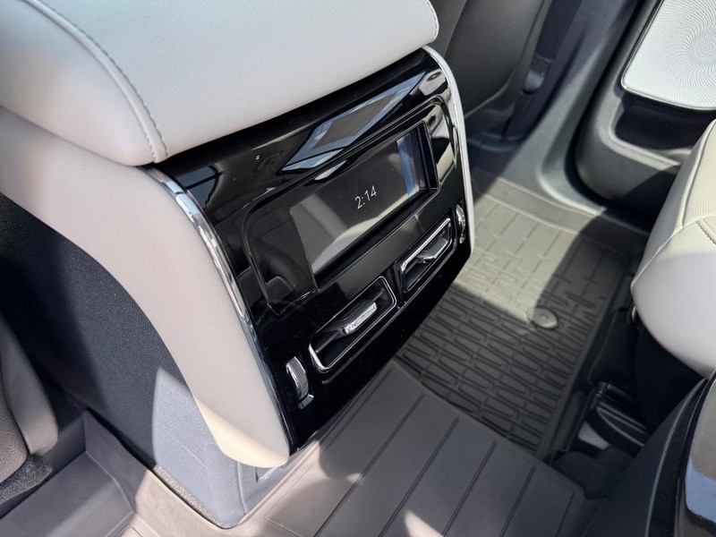 Lincoln Aviator Vehicle Full-screen Gallery Image 14