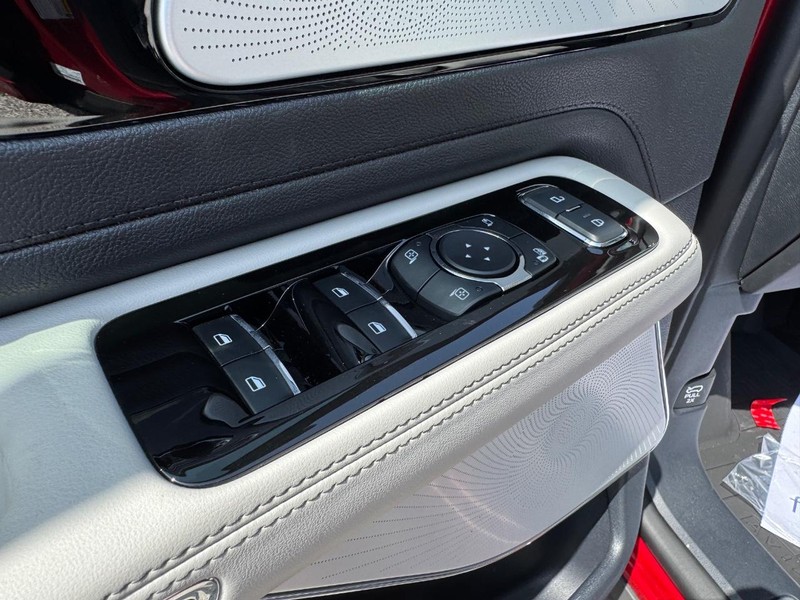 Lincoln Aviator Vehicle Full-screen Gallery Image 20