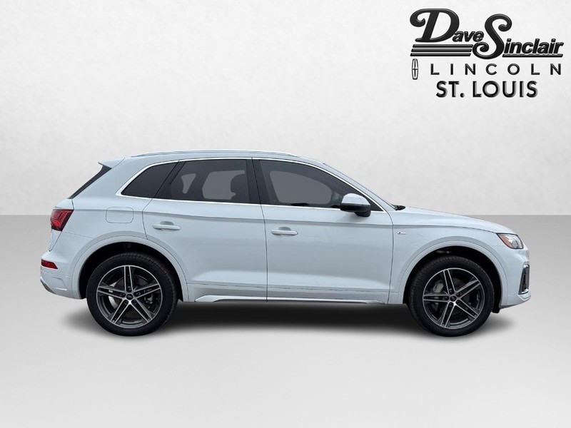 Audi Q5 Vehicle Full-screen Gallery Image 04