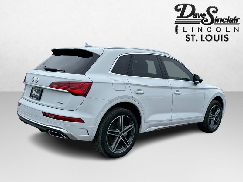 Audi Q5 Vehicle Full-screen Gallery Image 05
