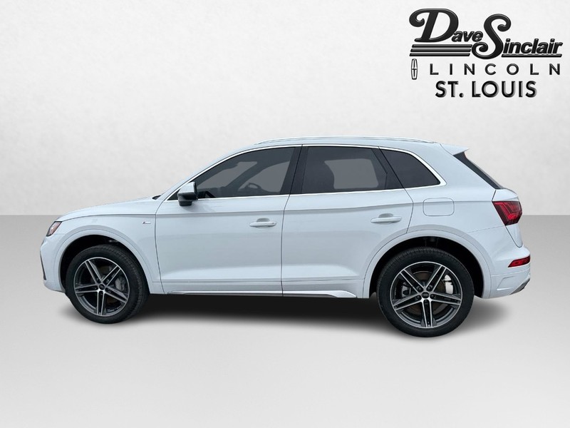 Audi Q5 Vehicle Full-screen Gallery Image 09
