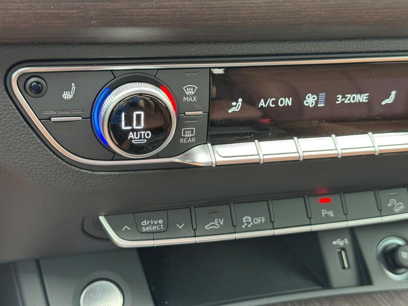 Audi Q5 Vehicle Full-screen Gallery Image 21