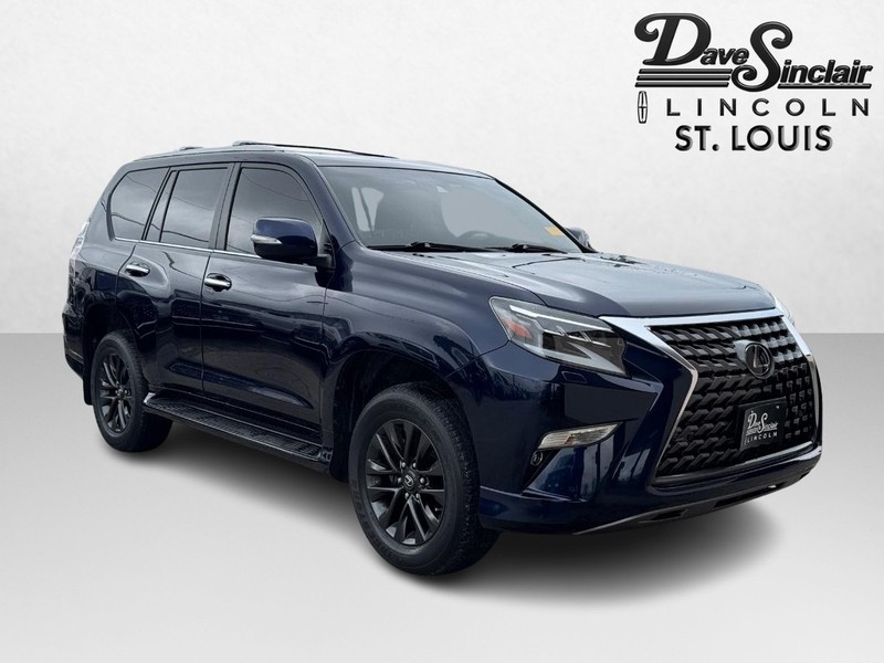 Lexus GX Vehicle Full-screen Gallery Image 03