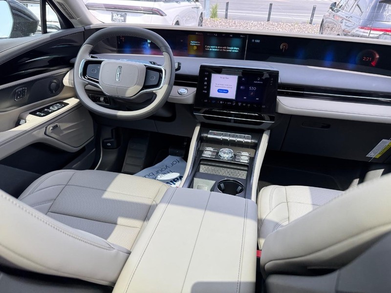 Lincoln Nautilus Vehicle Full-screen Gallery Image 15