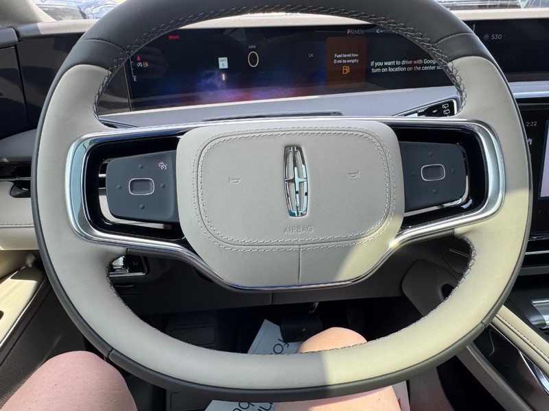 Lincoln Nautilus Vehicle Full-screen Gallery Image 19