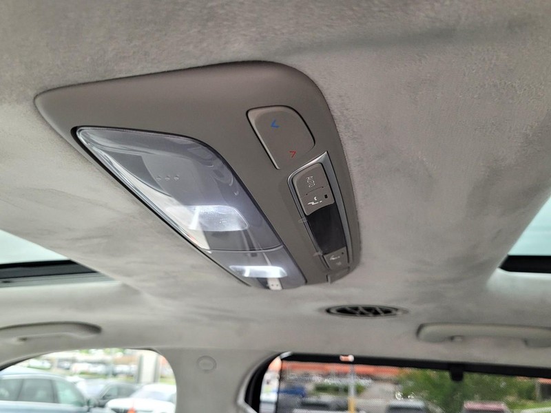 Kia Telluride Vehicle Full-screen Gallery Image 14
