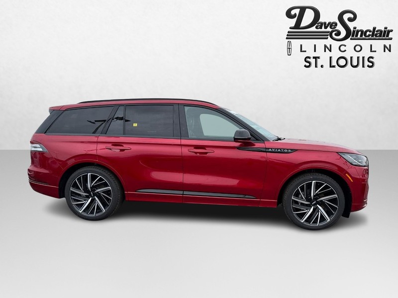 Lincoln Aviator Vehicle Full-screen Gallery Image 04