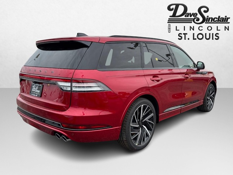 Lincoln Aviator Vehicle Full-screen Gallery Image 05