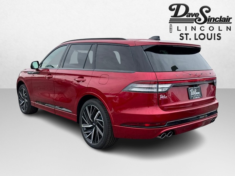 Lincoln Aviator Vehicle Full-screen Gallery Image 07