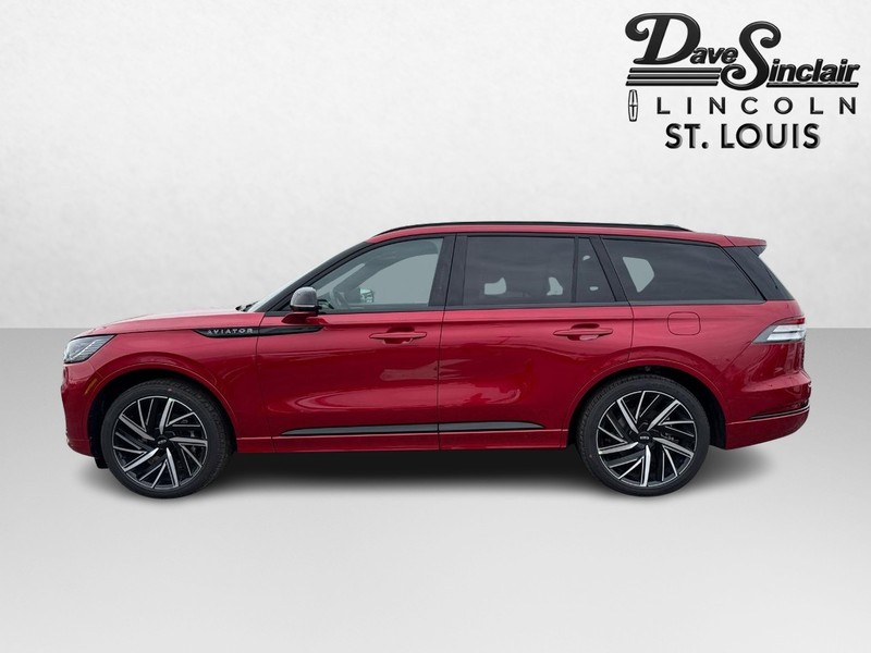 Lincoln Aviator Vehicle Full-screen Gallery Image 09
