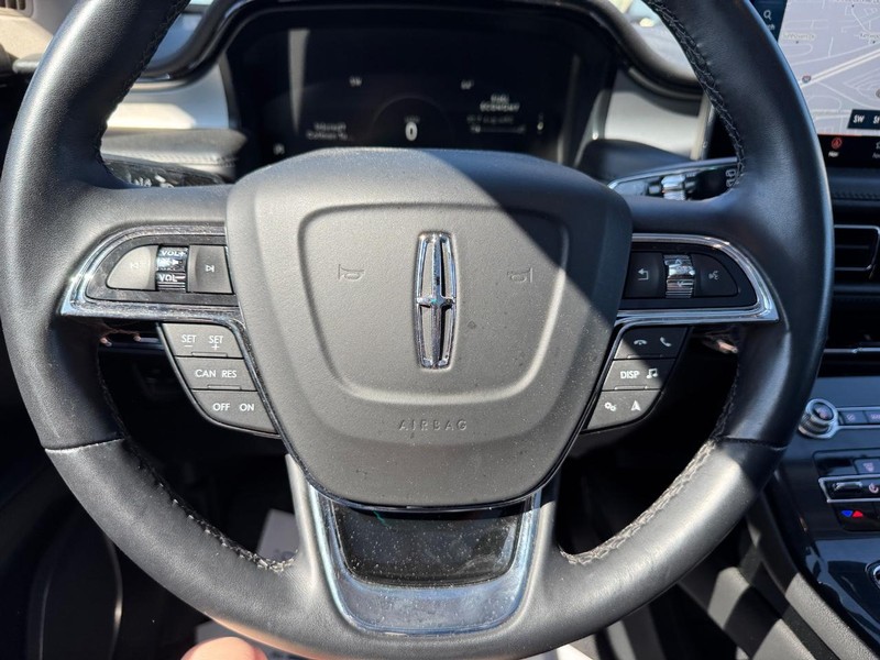 Lincoln Nautilus Vehicle Full-screen Gallery Image 20