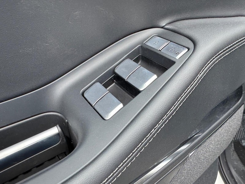 Lincoln Navigator L Vehicle Full-screen Gallery Image 20