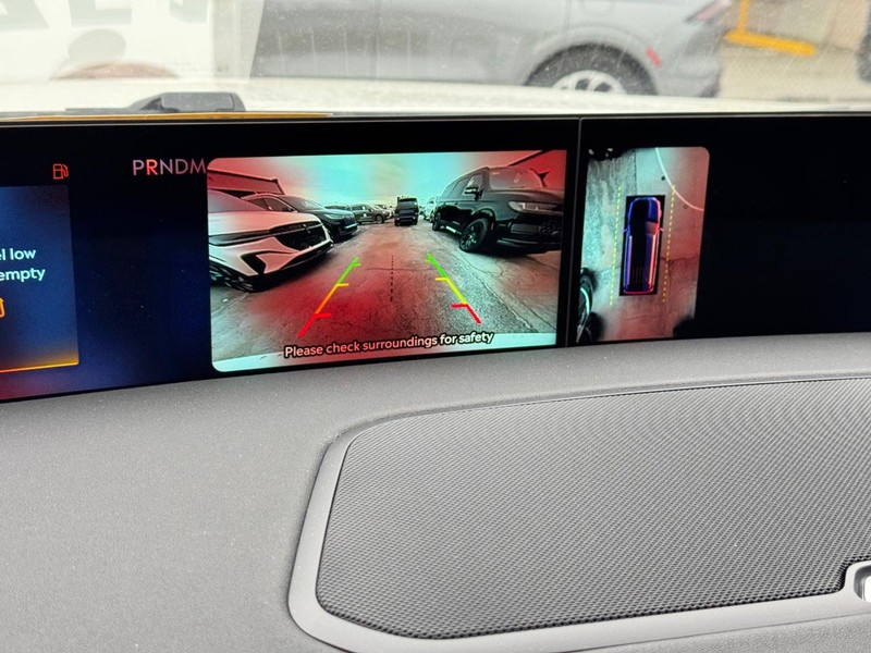 Lincoln Navigator L Vehicle Full-screen Gallery Image 25