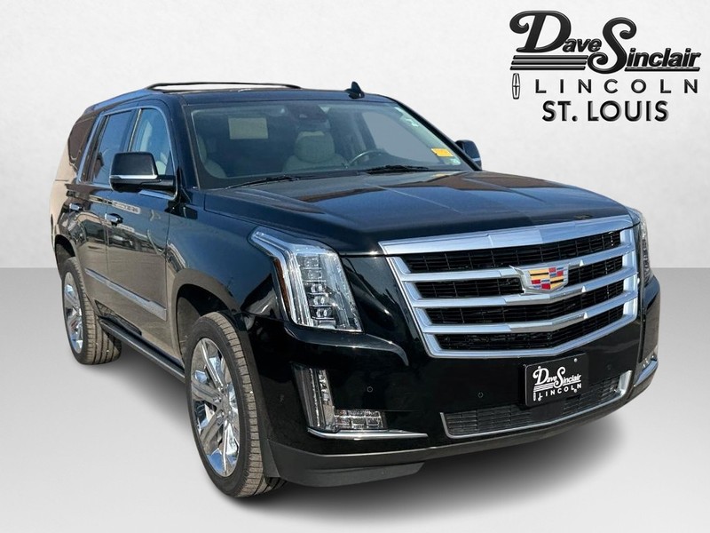 Cadillac Escalade Vehicle Full-screen Gallery Image 03