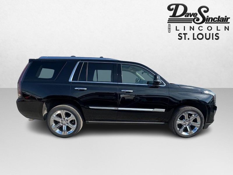 Cadillac Escalade Vehicle Full-screen Gallery Image 04