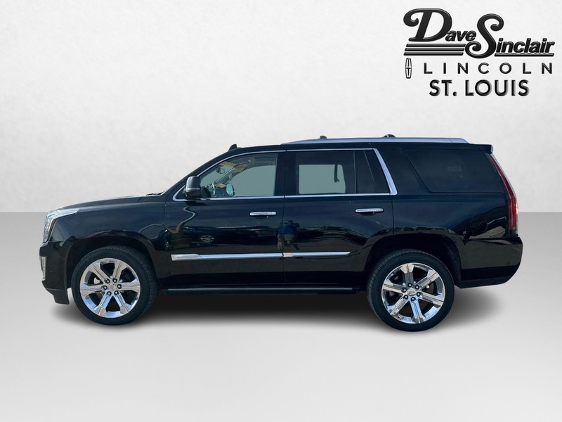 Cadillac Escalade Vehicle Full-screen Gallery Image 09