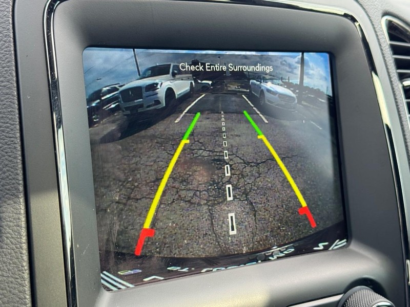 Dodge Durango Vehicle Full-screen Gallery Image 26