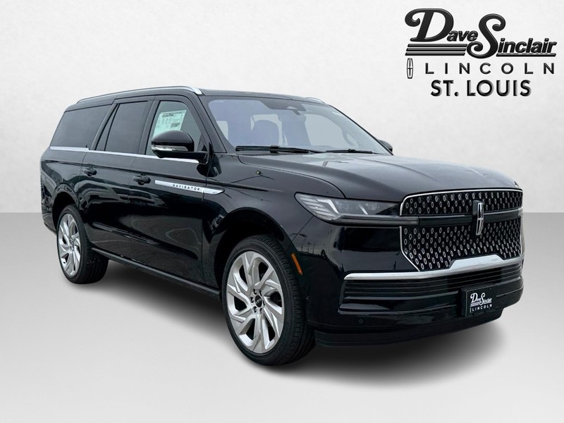 Lincoln Navigator L Vehicle Full-screen Gallery Image 03