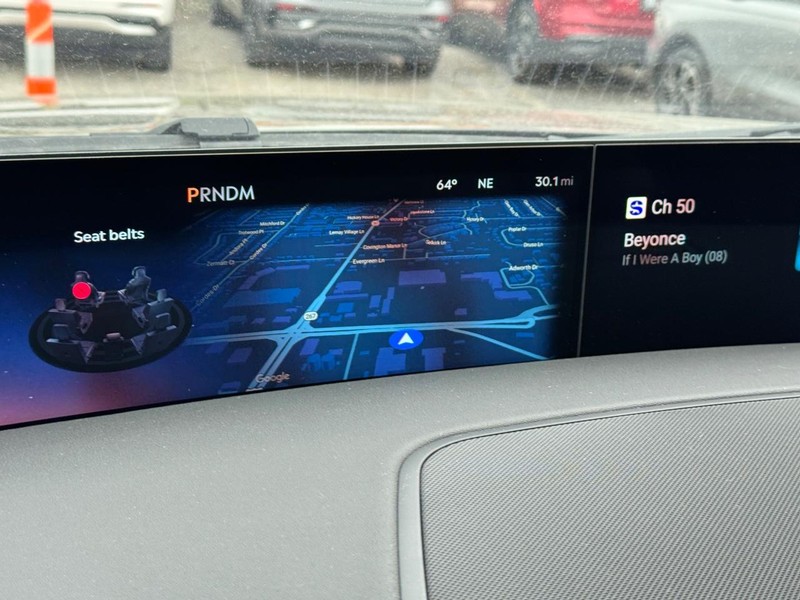 Lincoln Navigator L Vehicle Full-screen Gallery Image 26