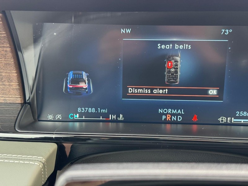 Lincoln Navigator Vehicle Full-screen Gallery Image 28