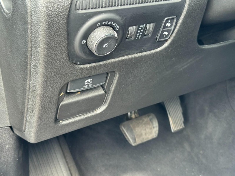 Jeep Wagoneer Vehicle Full-screen Gallery Image 18