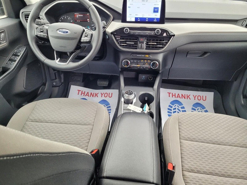 Ford Escape Vehicle Full-screen Gallery Image 14