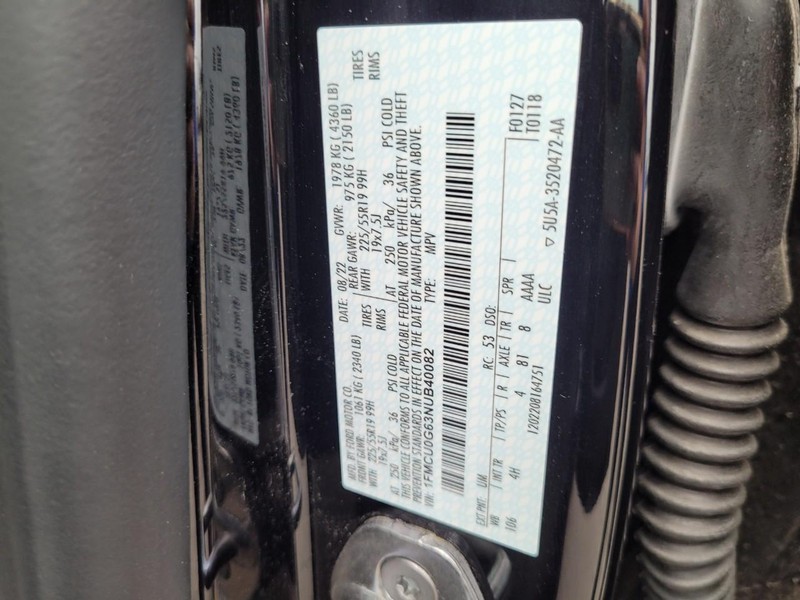 Ford Escape Vehicle Full-screen Gallery Image 24